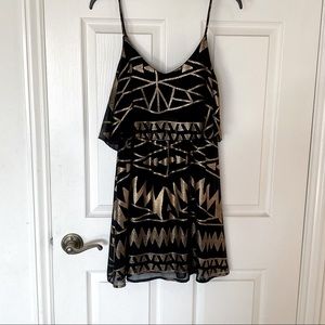 CUTEST BLACK AND GOLD GEOMETRIC PRINT DRESS